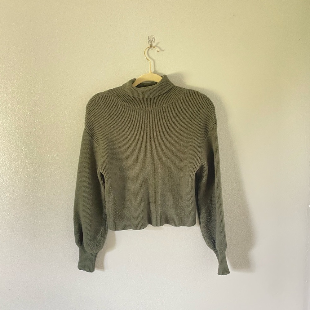 Mi Ami women's olive green turtleneck sweater balloon sleeves size small cozy